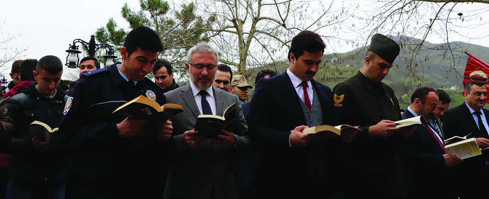 Ayvacıklılar Şehitler İçin Dua Etti