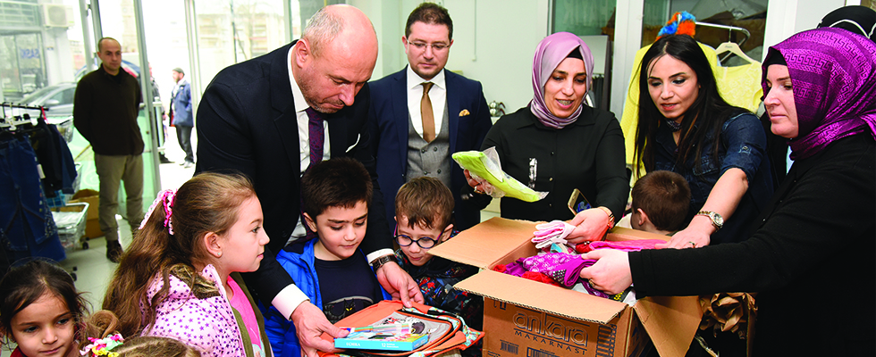 Tekkeköy Hayır Çarşısının Küçük Ziyaretçileri