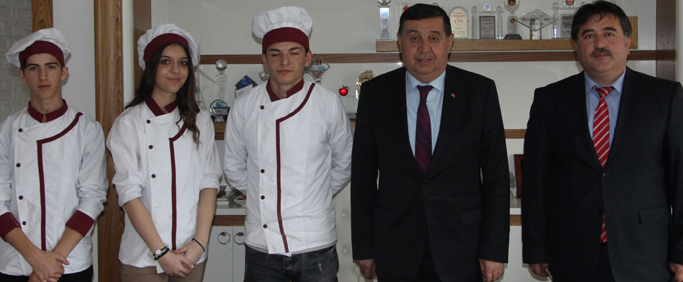 Öğrenciler Başkan İkiz’i ziyaret ettiler