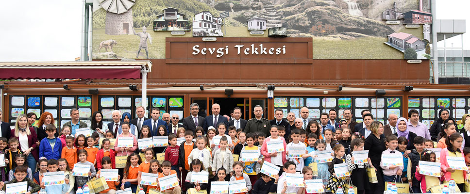 ÖĞRENCİLER HAYALLERİNDEKİ TEKKEKÖY’Ü RESMETTİ