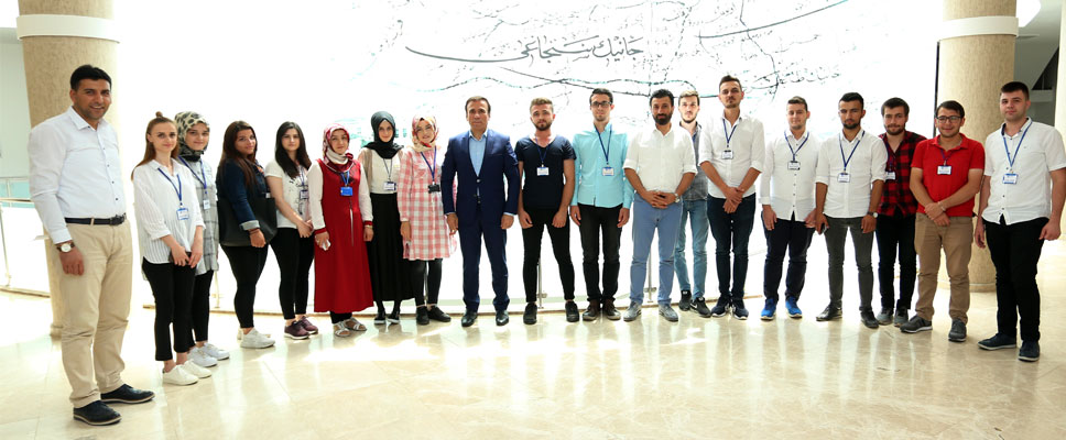 Geleceğin teminatı gençlerdir