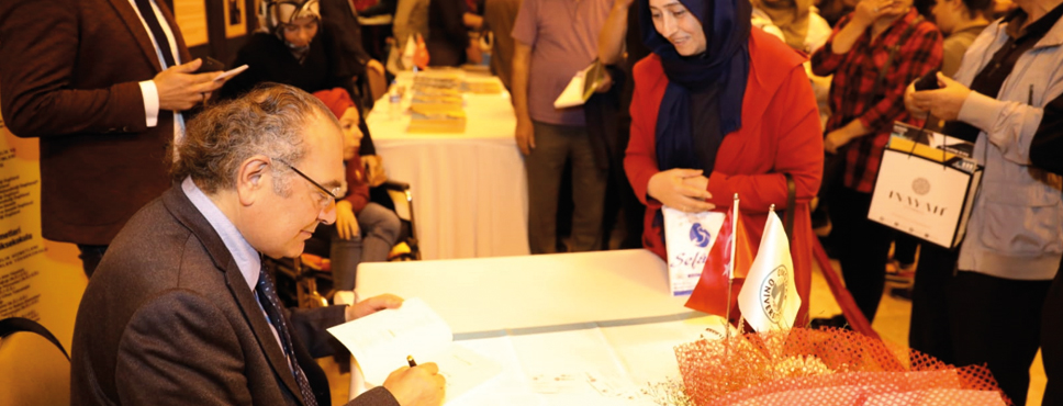 İLKADIMLILARDAN KONFERANSA YOĞUN İLGİ
