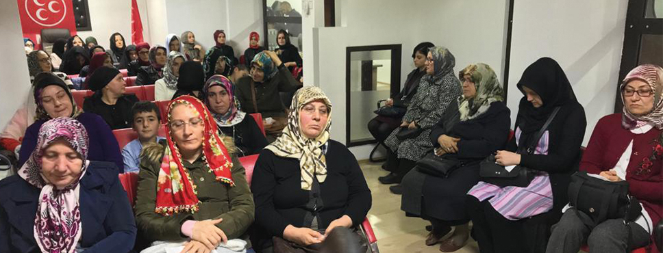 MHP’li Kadınlardan Atatürk için Kuran Tilaveti