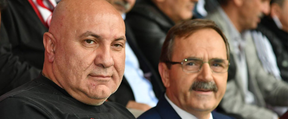 Başkan Şahin’den YILPORT HOLDİNG’e kutlama
