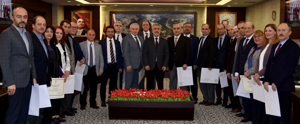 OMÜ’de Yeni Profesörler Belgelerini Aldı