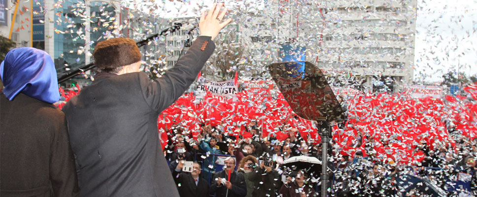 Usta Sevdalıları Yağmur, Çamur Dinlemedi!