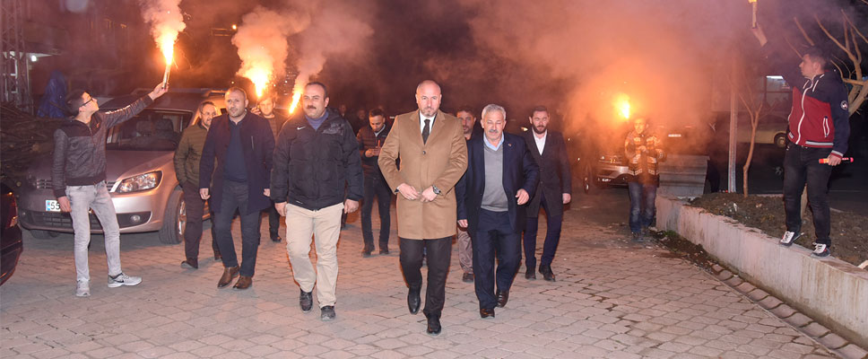 Yoldan geçen adaya ihtiyacımız yok
