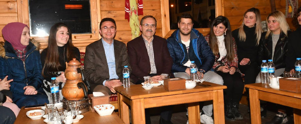 Başkan Şahin gençlerle ve öğrencilerle buluştu
