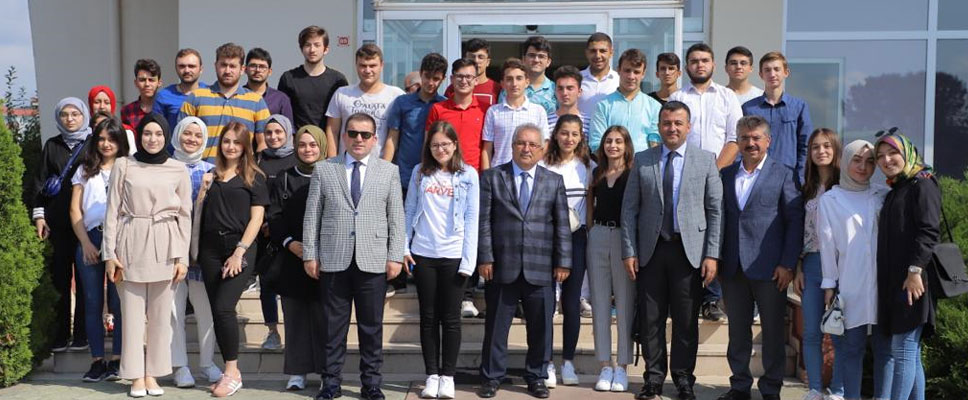 Başkan Doğan Üniversite Adayları ile Buluştu