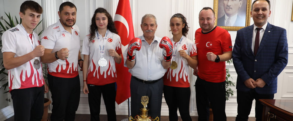 Şampiyonlar Sevincini Başkan Demirtaşla Paylaştı