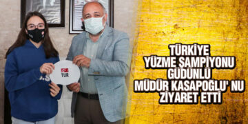 Türkiye Yüzme Şampiyonu Güdünlü, Müdür Kasapoğlu’nu Ziyaret Etti