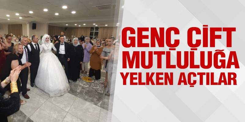 Genç Çift Mutluluğa Yelken Açtılar 