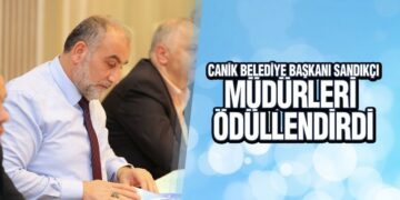 Başkan Sandıkçı’dan Müdürlere Ödül