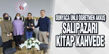 Dünyaca Ünlü Öğretmen Akkuş Salıpazarı Kitap Kahvede