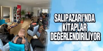 Salıpazarı’nda Kitaplar Değerlendiriliyor