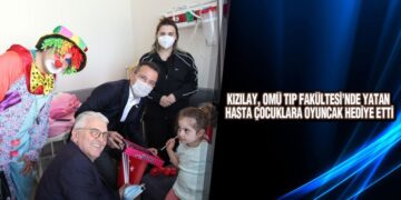 Kızılay OMÜ Tıp Fakültesi’nde Yatan Hasta Çocuklara Oyuncak Hediye Etti