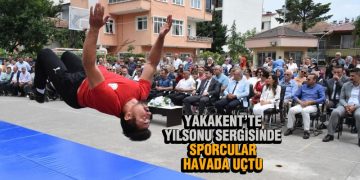 Yakakent’te Yılsonu Sergisinde Sporcular Havada Uçtu