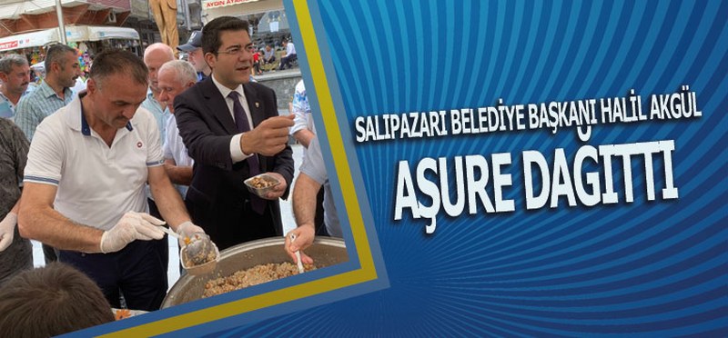 Başkan Akgül, Aşure Dağıttı